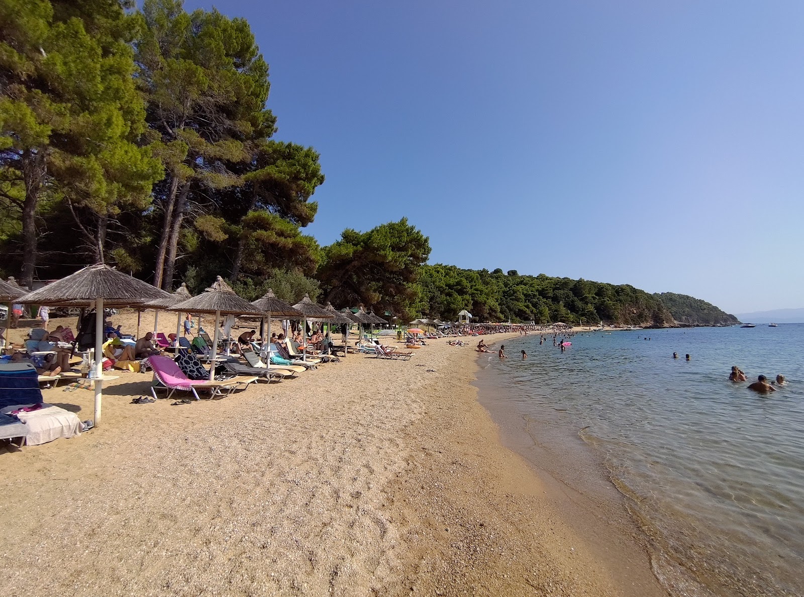 Zdjęcie Plaża Agia Eleni z przestronna zatoka