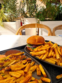 Hamburger du Restaurant Les Grandes Halles du Vieux-Port à Marseille - n°4