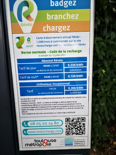 Borne de recharge de véhicules électriques RÉVÉO Charging Station Fenouillet
