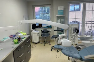 Centrum stomatologiczno - implantologiczne image