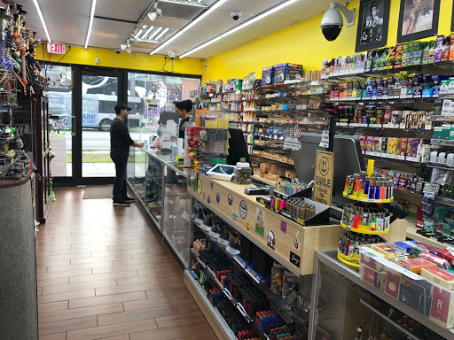 Tobacco Shop «Vape & Smoke Shop - Biscayne», reviews and photos, 2895 Biscayne Blvd, Miami, FL 33137, USA