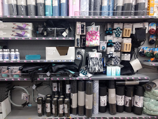 Variety Store «Five Below», reviews and photos, 15 U.S. 9, Manalapan Township, NJ 07726, USA