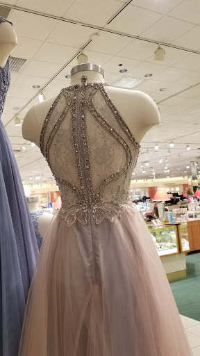 Department Store «Von Maur», reviews and photos, 7700 E Kellogg Dr N, Wichita, KS 67207, USA