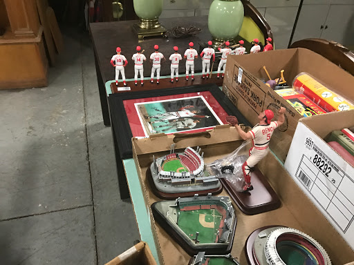 Auction House «RPN Sales & Auction House», reviews and photos, 4451 N Milwaukee Ave, Chicago, IL 60630, USA