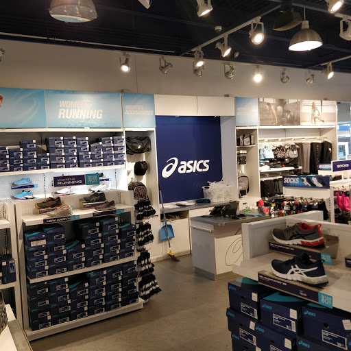 Sporting Goods Store «ASICS Outlet», reviews and photos, 18521 Outlet Blvd #848, Chesterfield, MO 63005, USA