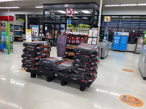 Pet Supply Store «Petco Animal Supplies», reviews and photos, 848 N Colony Rd c, Wallingford, CT 06492, USA