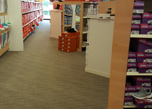 Shoe Store «Famous Footwear», reviews and photos, 3501 NJ-42, Turnersville, NJ 08012, USA