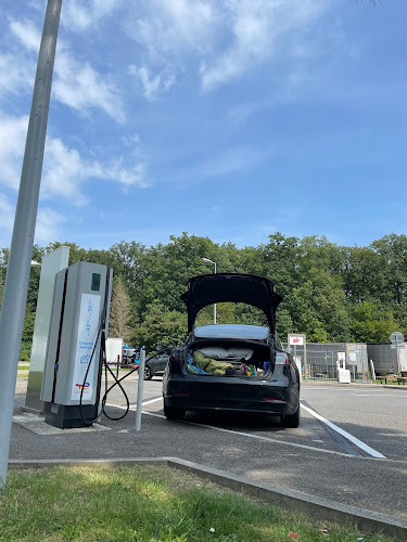 Borne de recharge de véhicules électriques TotalEnergies Station de recharge Keskastel