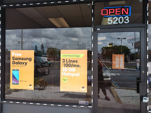 Cell Phone Store «Boost Mobile», reviews and photos, 5203 Cortez Rd W #4, Bradenton, FL 34210, USA