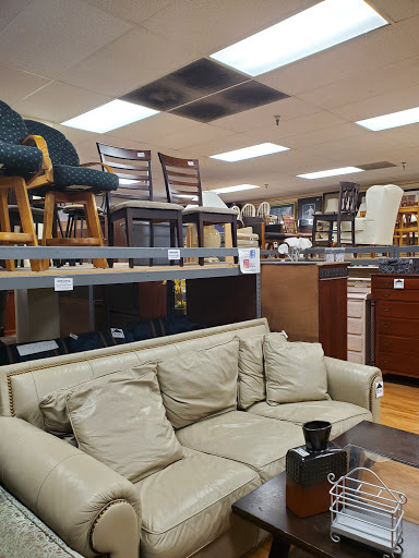 Shopping Mall «Hillcrest Shopping Center», reviews and photos, 1701 N Larkin Ave, Crest Hill, IL 60403, USA