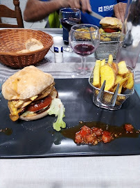 Hamburger du Restaurant Le Relais de la Gare à Port-de-Bouc - n°2