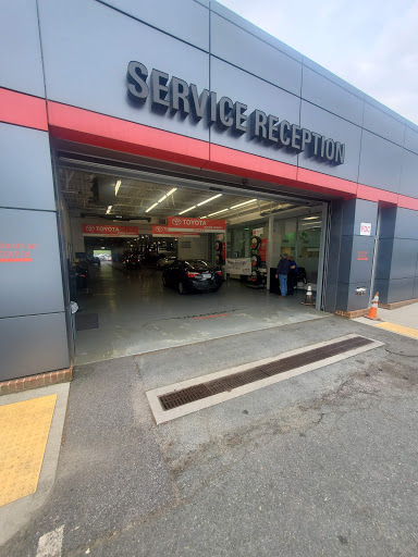 Toyota Dealer «Brown Toyota», reviews and photos, 1357 Richmond Rd, Charlottesville, VA 22911, USA