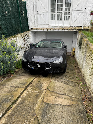 V12 Automobiles à Saint-Maur-des-Fossés