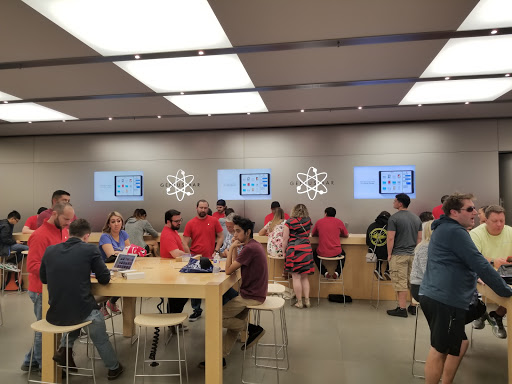 Computer Store «Apple Fashion Valley», reviews and photos, 7007 Friars Rd, San Diego, CA 92108, USA