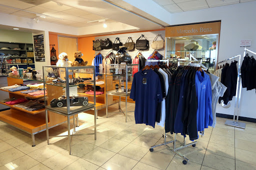 Mercedes Benz Dealer «Mercedes-Benz of Valencia», reviews and photos, 23355 Valencia Blvd, Santa Clarita, CA 91355, USA