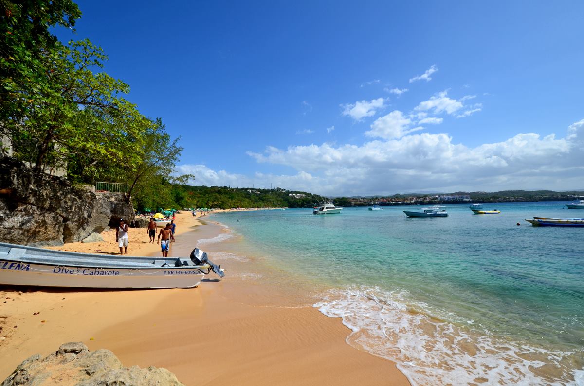 Fotografija Sosua Plaža z turkizna čista voda površino