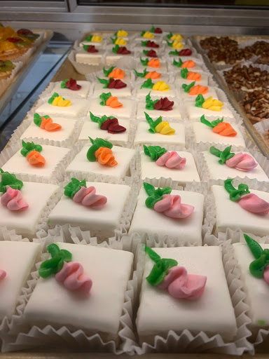 Restaurant «La Baguette French Bread and Pastry Shop», reviews and photos, 3088 Poplar Ave, Memphis, TN 38111, USA