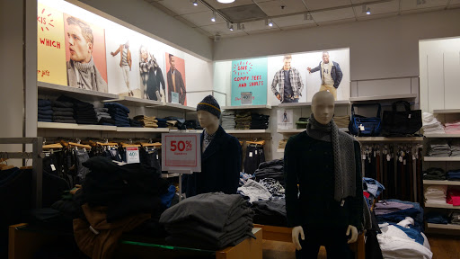 Clothing Store «Gap», reviews and photos, 435 N Harlem Ave, Oak Park, IL 60301, USA