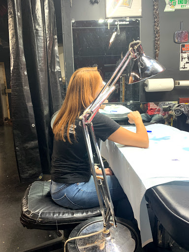 Fishpig Ink, 318 Woodward Ave, Muscle Shoals, AL 35661, USA, 