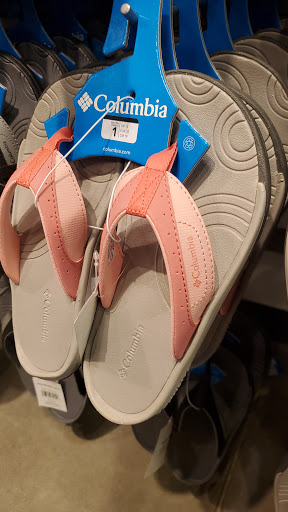Sportswear Store «Columbia Sportswear Outlet Store at Tanger Outlets», reviews and photos, 4000 Arrowhead Blvd #710, Mebane, NC 27302, USA