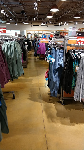 Sportswear Store «Columbia Sportswear Outlet Store at Tanger Outlet Center», reviews and photos, 2200 Tanger Blvd #100, Washington, PA 15301, USA