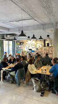 Atmosphère du Restaurant STOLEN GARAGE - CAFÉ VÉLO à Le Pré-Saint-Gervais - n°8