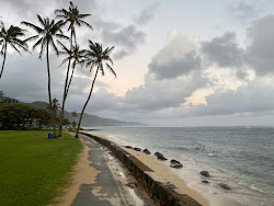 Photo de Kaaawa Beach avec rivage droit, long