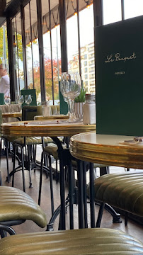 Atmosphère du Restaurant Le Bouquet à Neuilly-sur-Seine - n°6