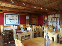 Atmosphère du Restaurant français Le Refuge à Villard-sur-Doron - n°11
