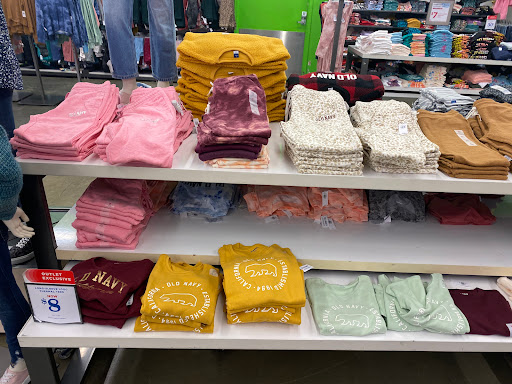 Clothing Store «Old Navy», reviews and photos, 13915 20th Ave, College Point, NY 11356, USA