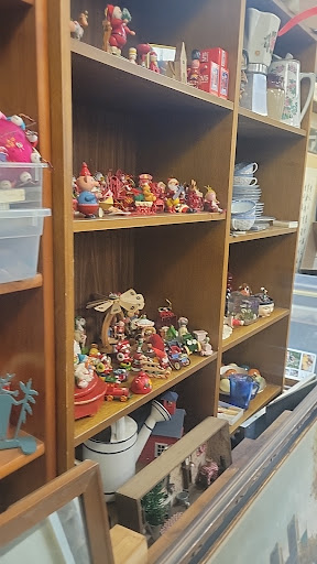 Antique Store «The Antique & Thrift Shop», reviews and photos, 100 Sunrise Hwy, Valley Stream, NY 11581, USA