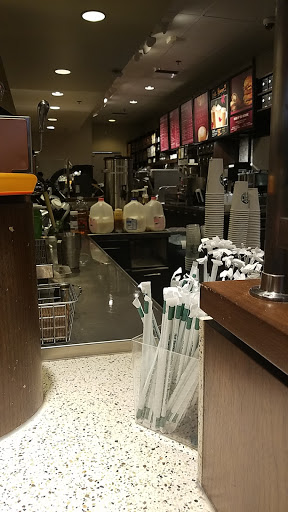 Coffee Shop «Starbucks», reviews and photos, 2751 N Mayfair Rd A, Wauwatosa, WI 53222, USA
