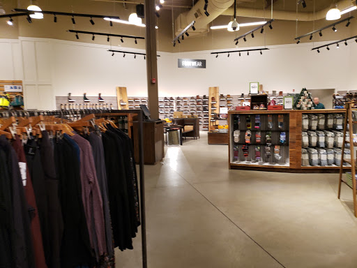 Clothing Store «L.L. Bean», reviews and photos, 340 Legacy Pl, Dedham, MA 02026, USA