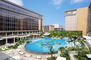 Sheraton Manila Hotel image