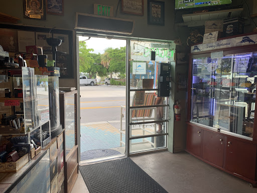 Cigar Shop «Cigar Hut», reviews and photos, 1172 Estero Blvd # 103, Fort Myers Beach, FL 33931, USA