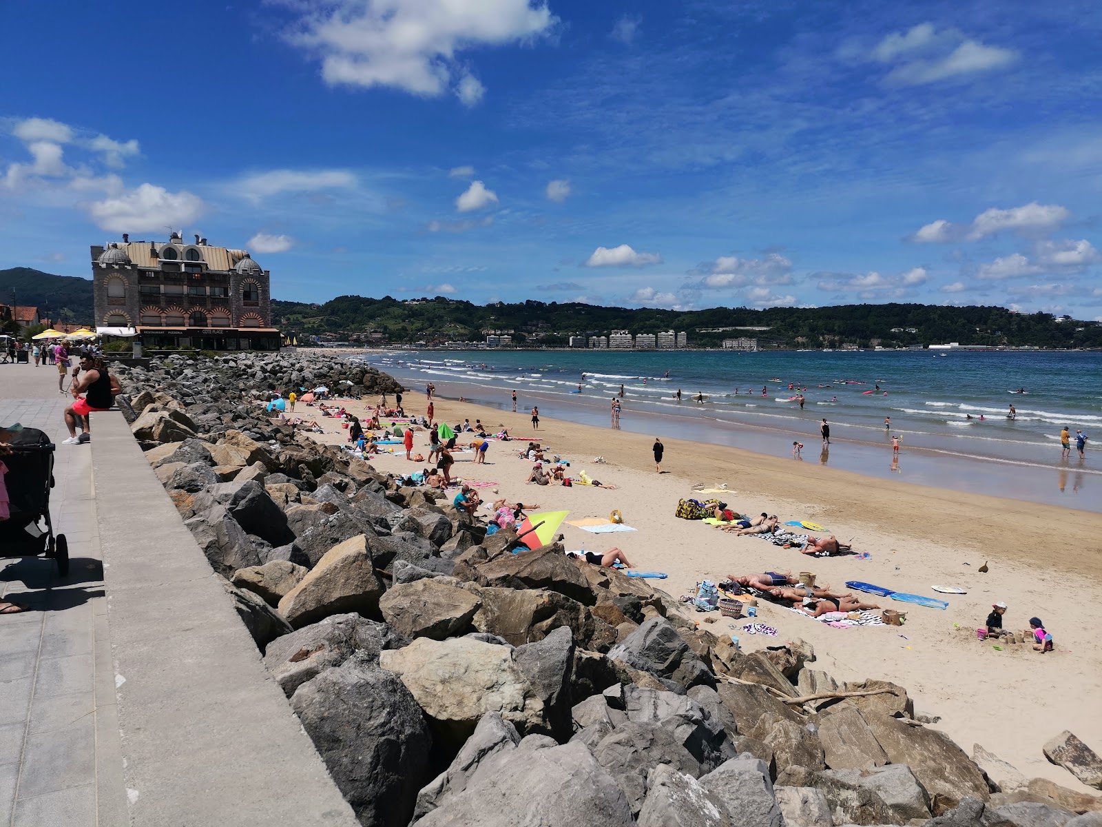 Foto de Playa Hendaia com areia bege superfície