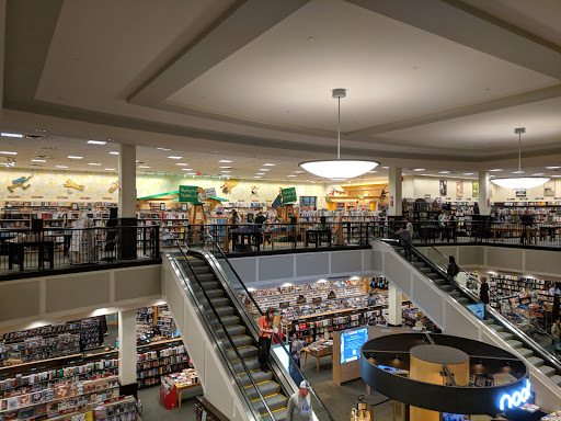 Book Store «Barnes & Noble», reviews and photos, 1430 Plaza Pl, Southlake, TX 76092, USA