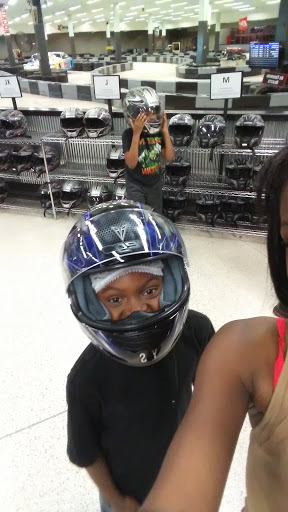 Go-Kart Track «Extreme Grand Prix Indoor Family Fun Center», reviews and photos, 6731 Blue Ridge Blvd, Raytown, MO 64133, USA