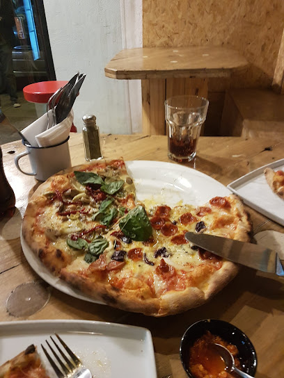 Da Vinci Pizzeria Bar - C. Antezana 763, Cochabamba, Bolivia