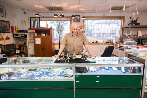 Jewelry Store «Albany Guns Coins & Jewelry», reviews and photos, 1225 Pacific Blvd SE, Albany, OR 97321, USA