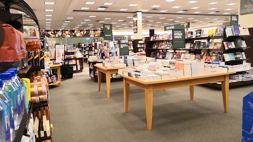 Book Store «Barnes & Noble», reviews and photos, 19401 Alderwood Mall Pkwy, Lynnwood, WA 98036, USA