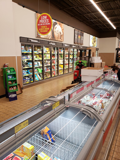 Supermarket «ALDI», reviews and photos, 1530 SW Arvonia Pl, Topeka, KS 66615, USA