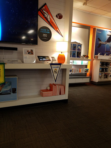 Cell Phone Store «AT&T», reviews and photos, 12599 Biscayne Blvd, North Miami, FL 33181, USA