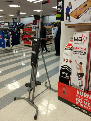 Shopping Mall «The Shops at Nanuet», reviews and photos, 5101 Fashion Dr, Nanuet, NY 10954, USA