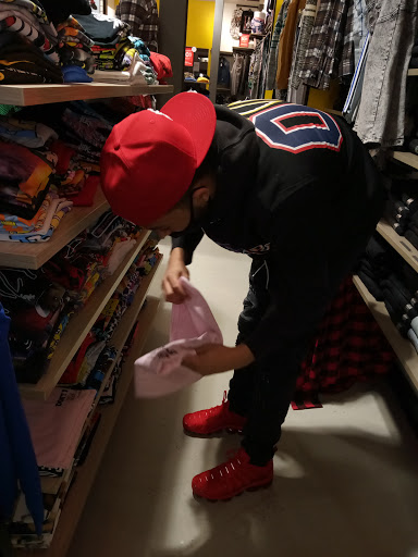 Clothing Store «rue21», reviews and photos, 1532 Spring Hill Ring Rd, West Dundee, IL 60118, USA