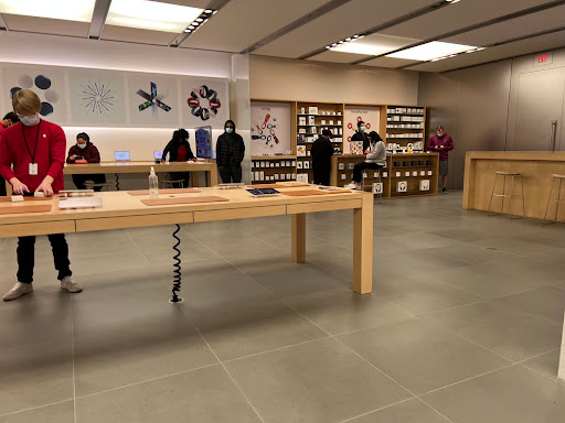 Computer Store «Apple South Shore», reviews and photos, 250 Granite St, Braintree, MA 02184, USA
