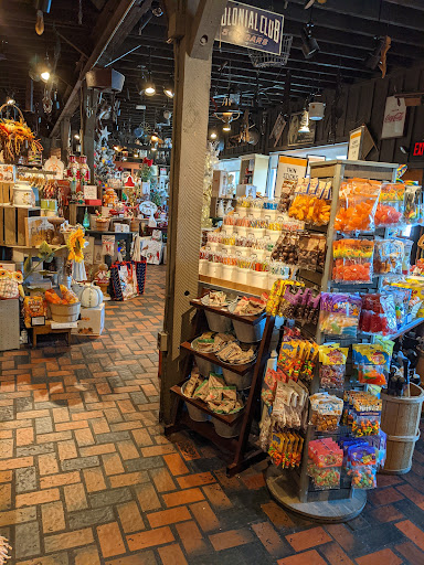 American Restaurant «Cracker Barrel Old Country Store», reviews and photos, 9214 Park W Blvd, Knoxville, TN 37923, USA