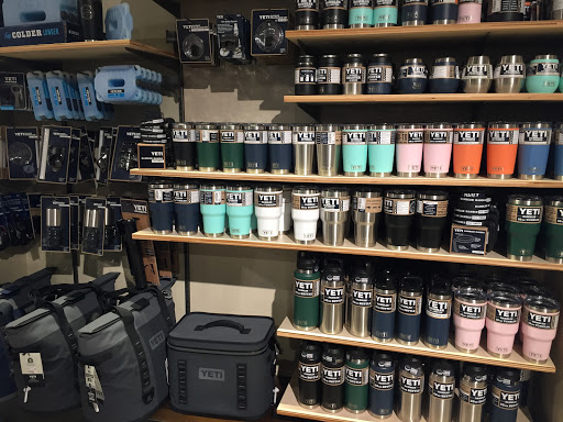 Clothing Store «L.L.Bean», reviews and photos, 701 Lynnhaven Pkwy, Virginia Beach, VA 23452, USA