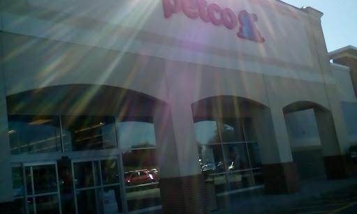 Pet Supply Store «Petco Animal Supplies», reviews and photos, 1309 W Main Rd, Middletown, RI 02842, USA