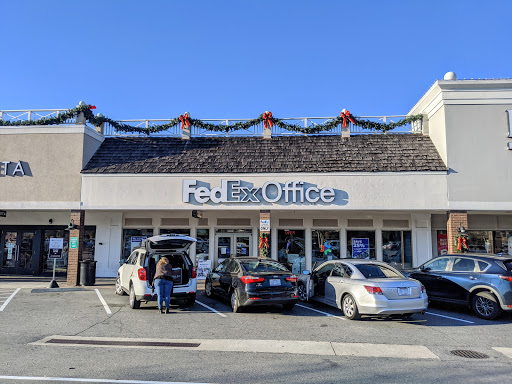 Print Shop «FedEx Office Print & Ship Center», reviews and photos, 232 S Stratford Rd, Winston-Salem, NC 27103, USA